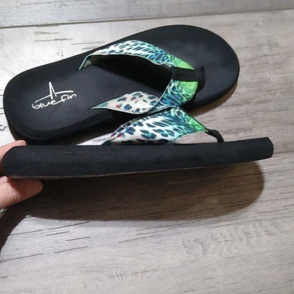 BLUE FIN FLIP FLOPS - Picture 4 of 7